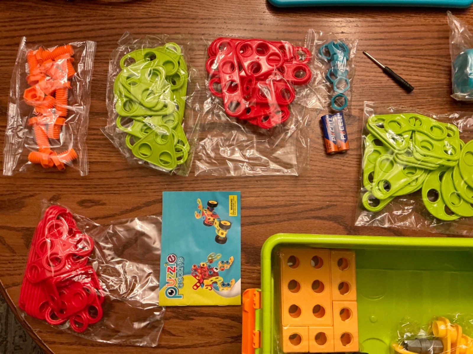 NXONE Educational STEM Toy 195 PCS for Boys and Girls Ages 3 + Brand New Opened