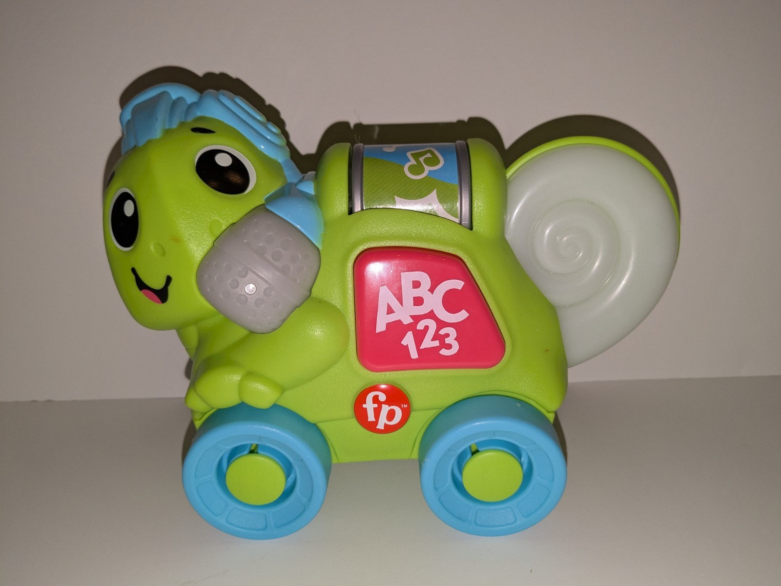 Fisher-Price Link Squad Crawl ’n Colors Chameleon Learning Toy.