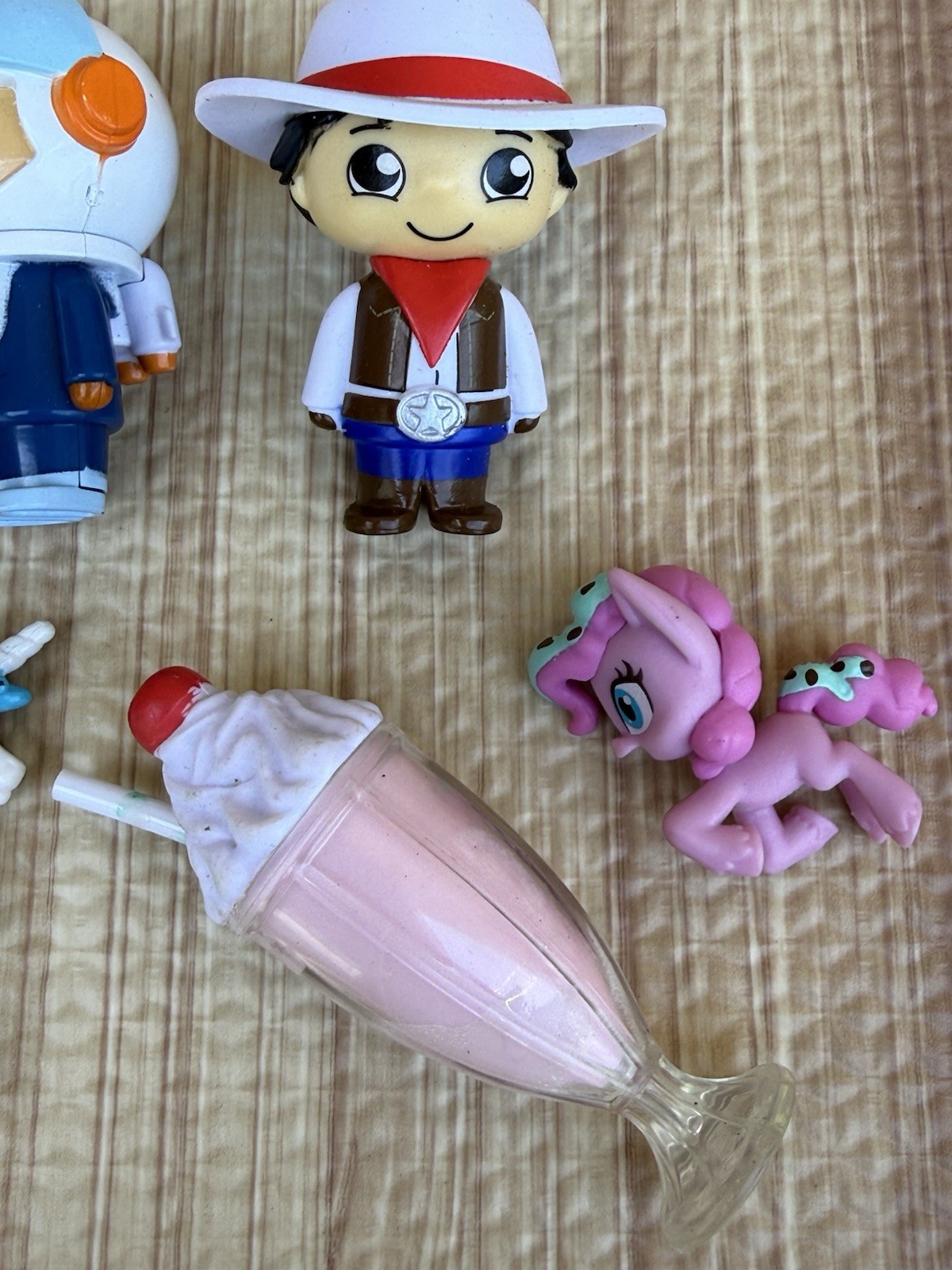 Lot Of Kids Mix Ramdom Toys 6 Piece