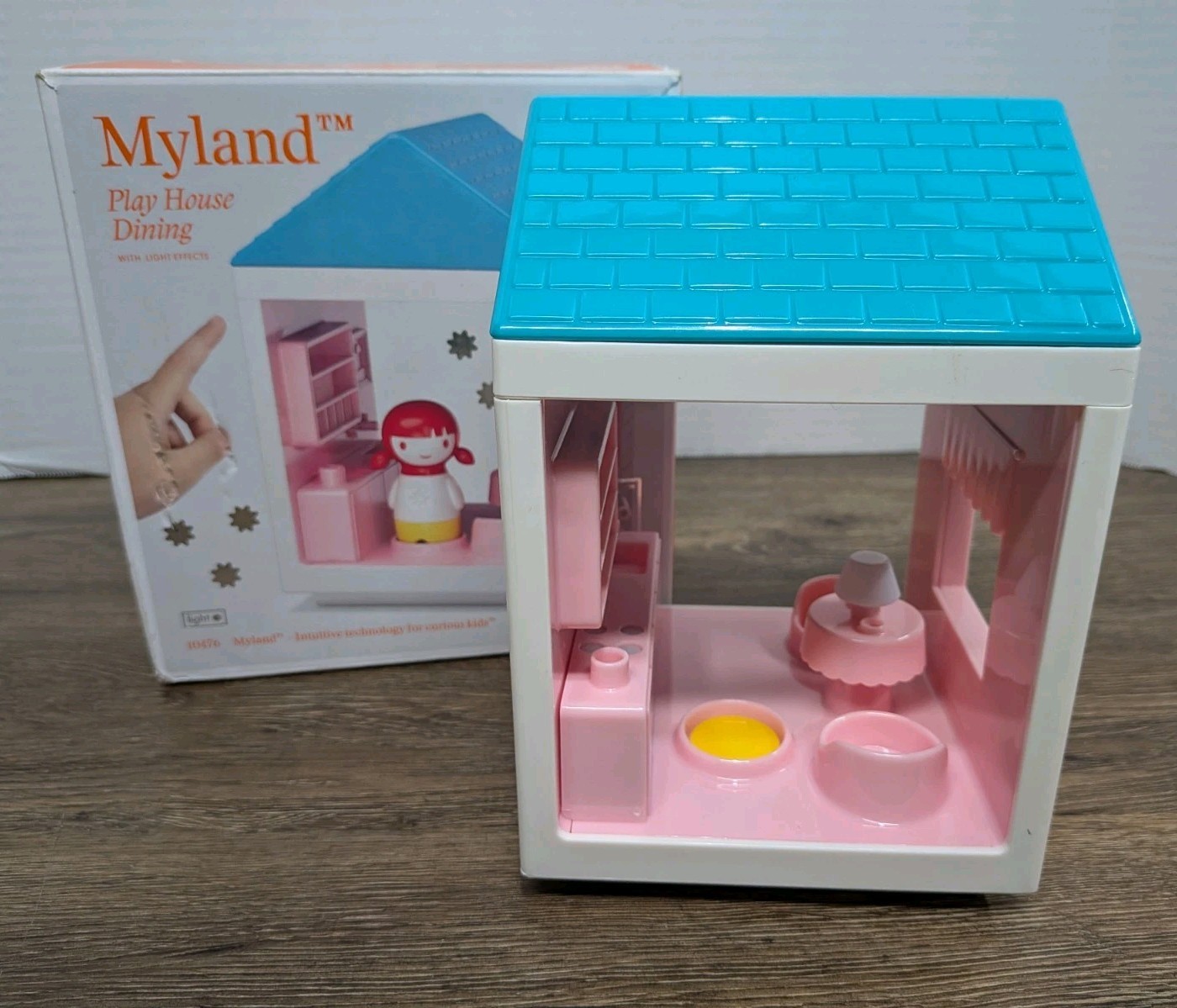 Kid O Myland Play House Collection Dining with Light Effects in Box – No Figure