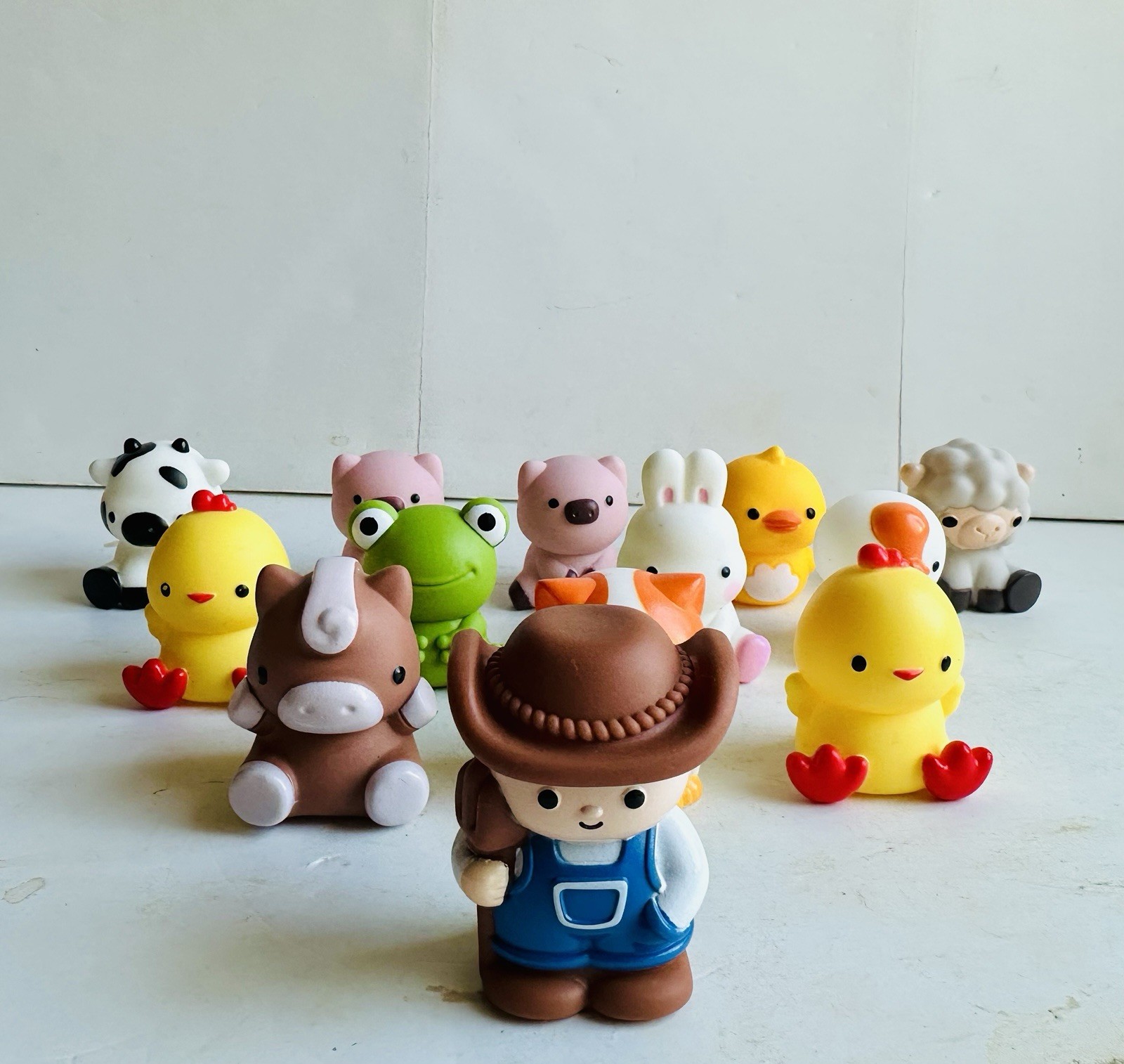 Lot Of 14 Farm Animals & Farmer Pretend Finger Puppets Toys Toddler Learning Toy