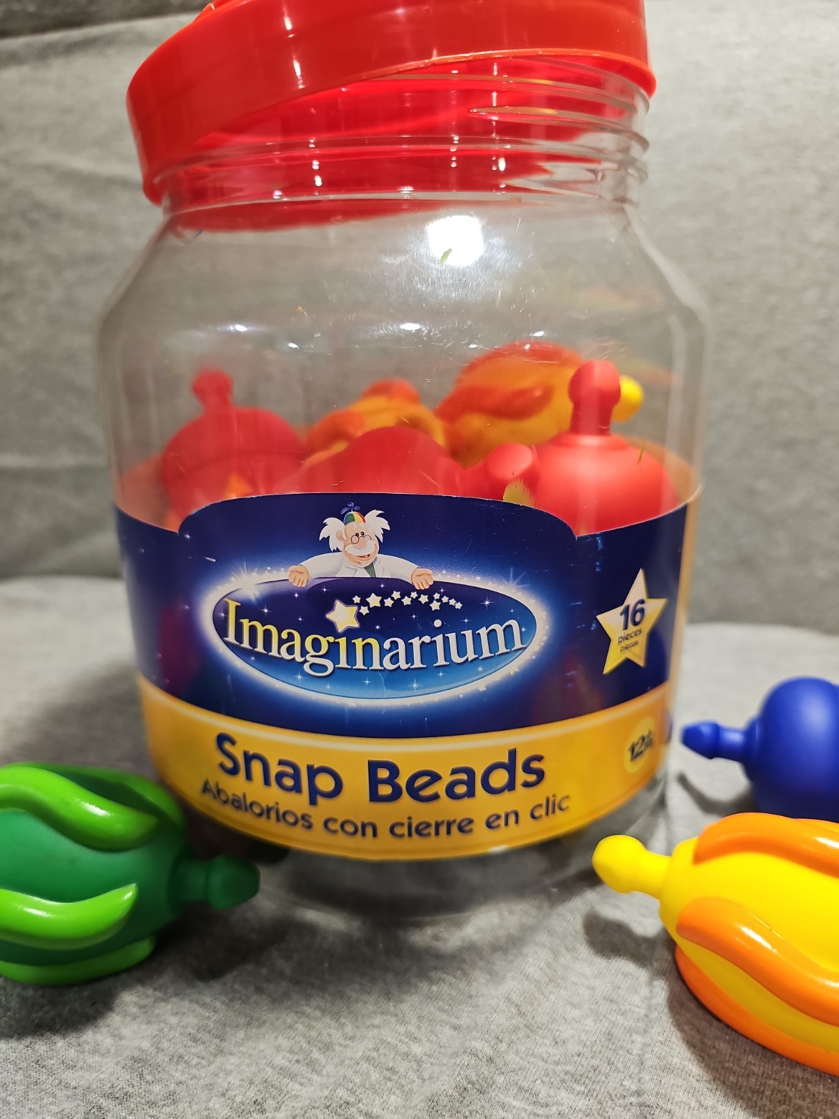 Vintage imaginarium ( TOYS R US) snap Beads. 16 Pieces In A Container Jar.