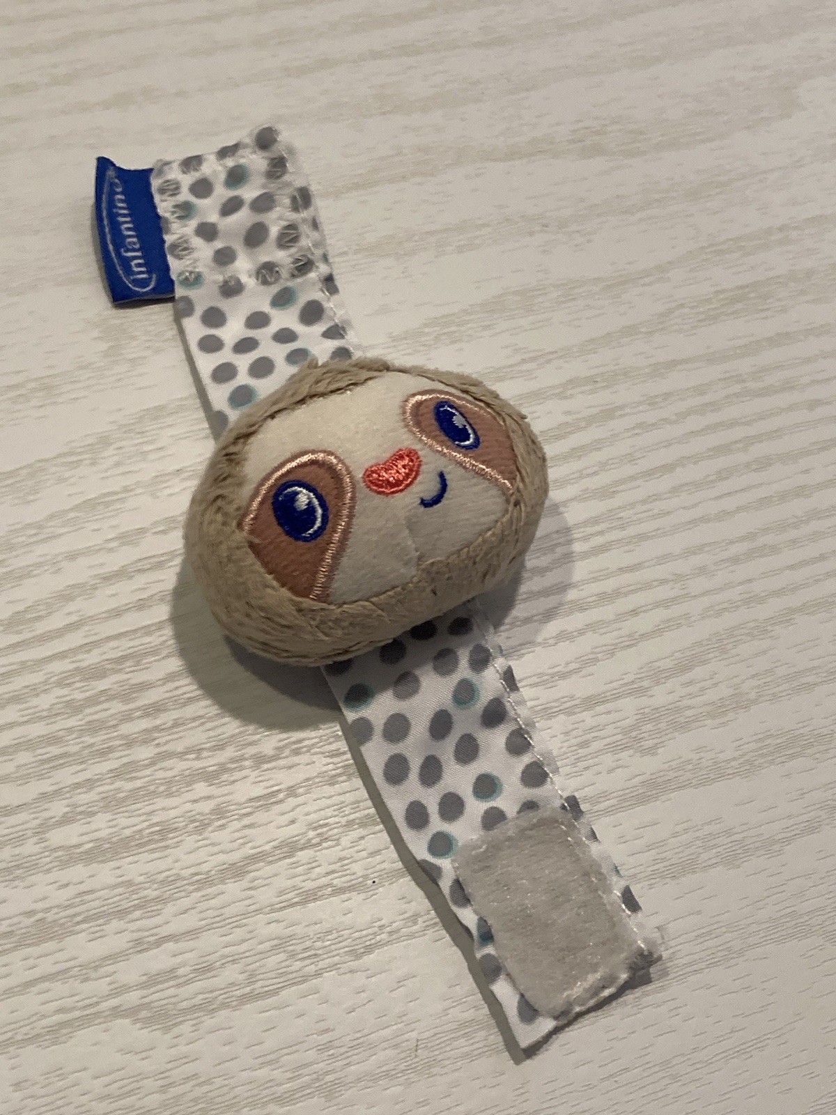 Infantino Baby Unisex Plush Sloth Adjustable Wrist Rattle Developmental Toy