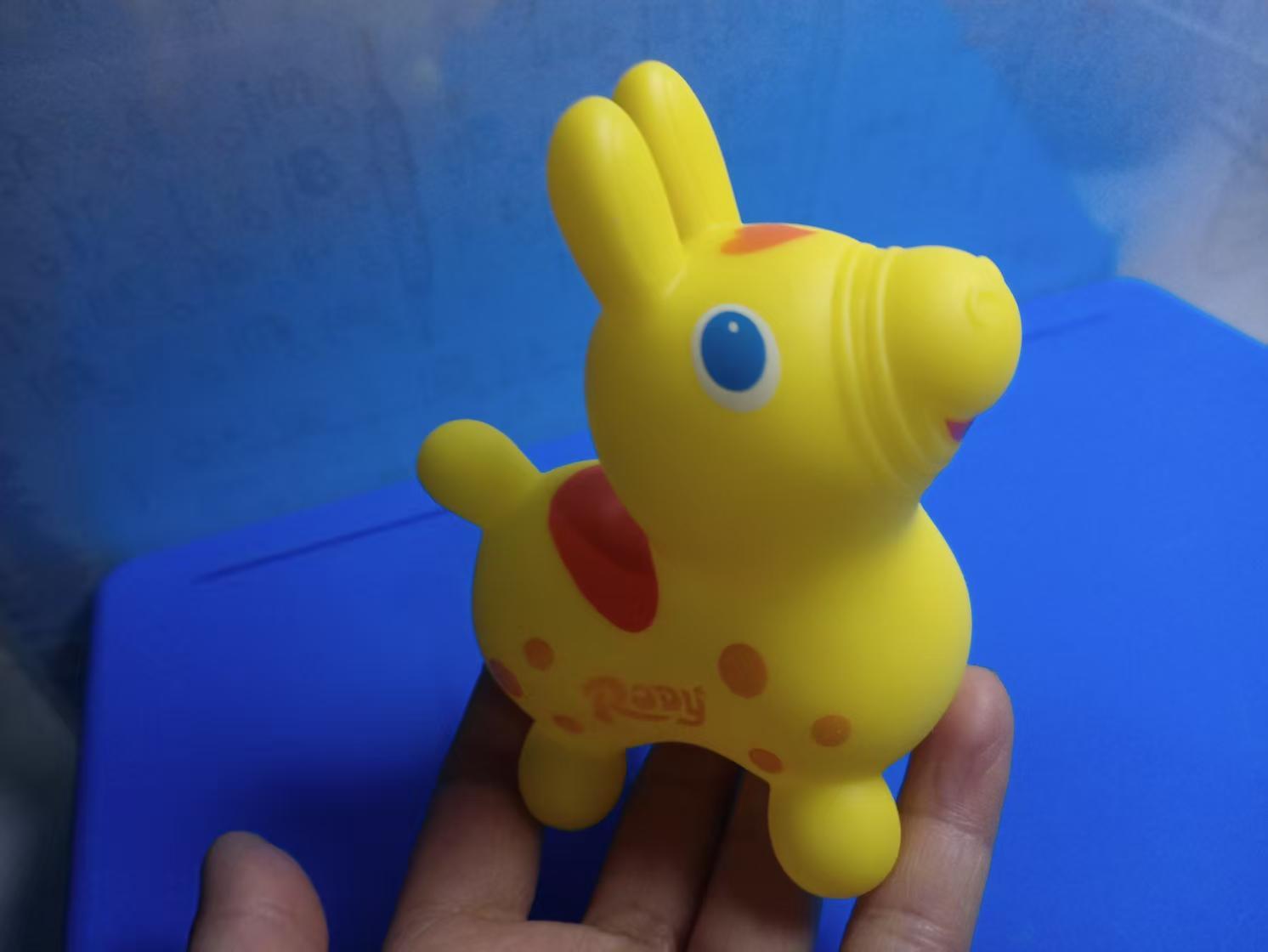 Mini Figure Rody Yellow Rubber Toy Figure Ornament Action Figure Horse