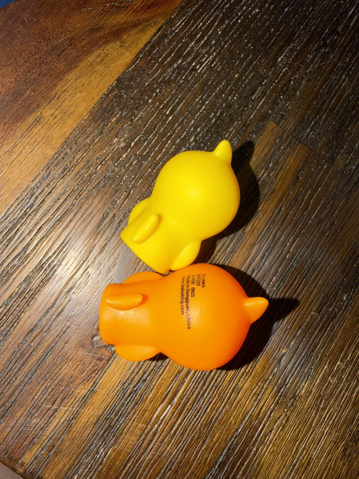 Baby Shark Plastic Finger Puppets Bath Toys Lot of 2