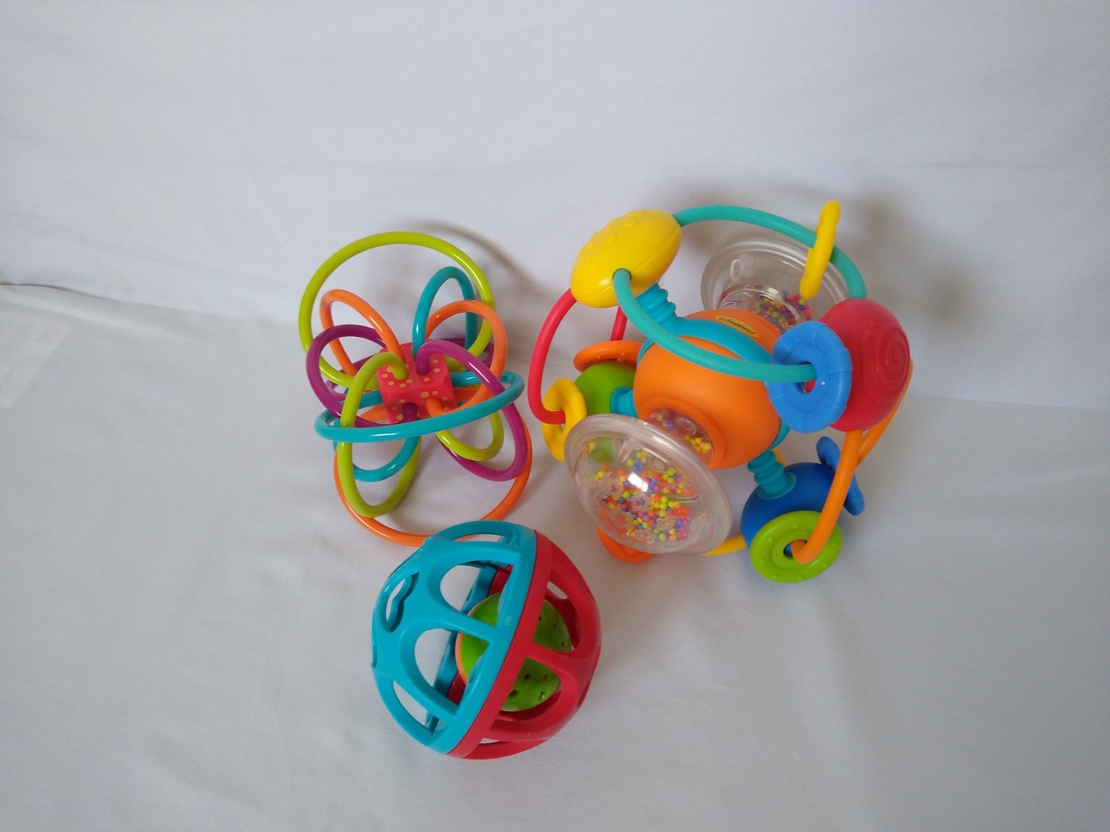 Infantino Baby Developmental Toy Ball Shaker Rattle Sensory Teether Activity Toy