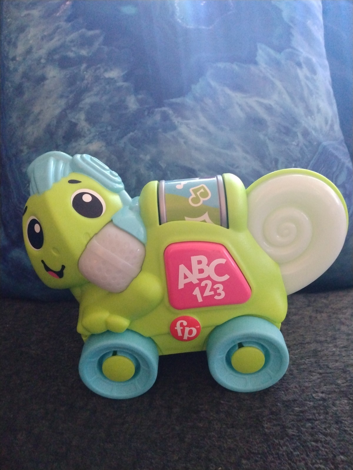 Fisher-Price Link Squad Crawl ’n Colors Chameleon Learning Toy.