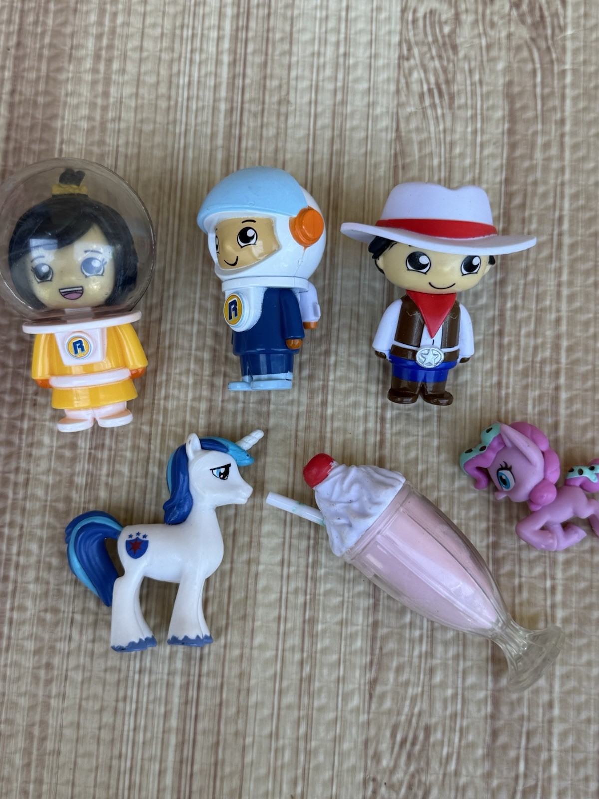 Lot Of Kids Mix Ramdom Toys 6 Piece