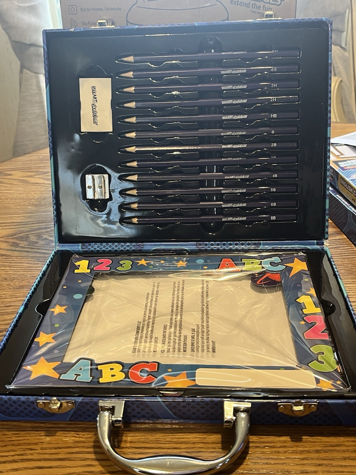 Smart Sketcher 2.0 Art Projector 4 Cartridges And Many Extras For Ages 5-105