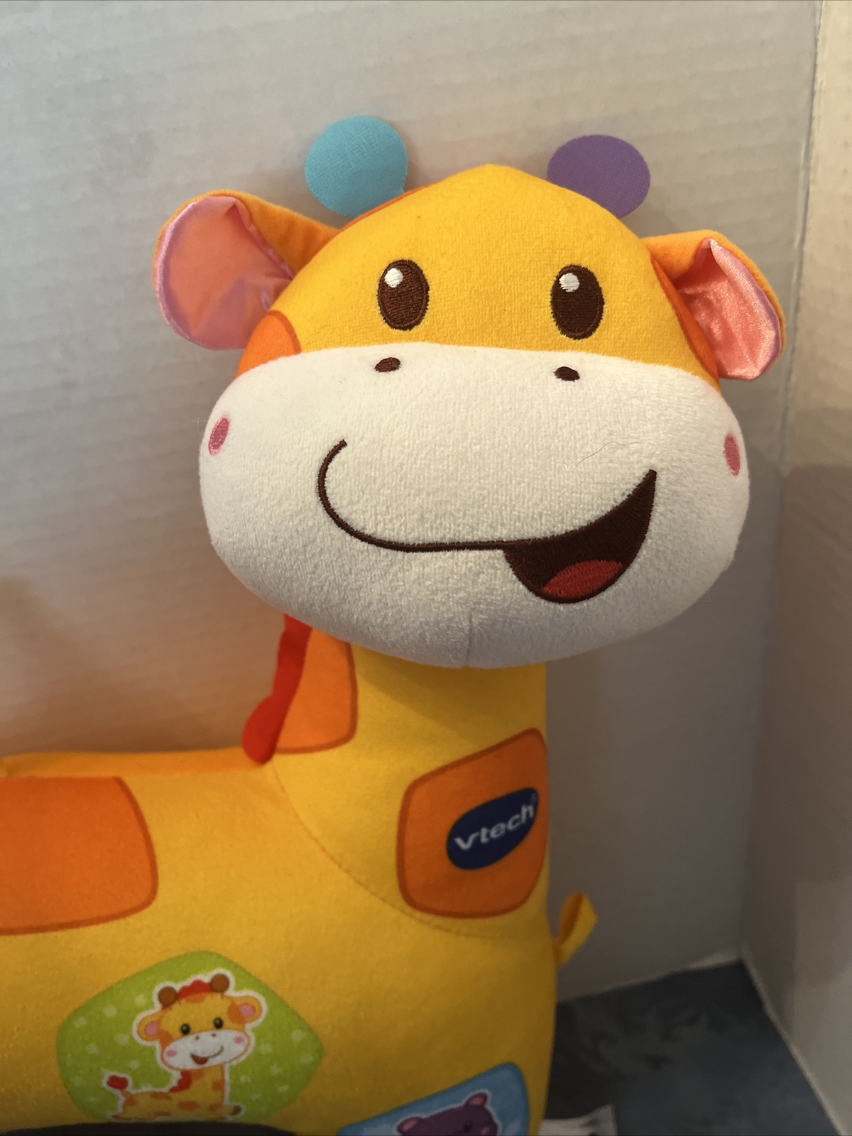 V-TECH TUMMY TIME DISCOVERY PILLOW GIRAFFE CRINKLE EARS PLUSH ADD YOUR OWN TOYS