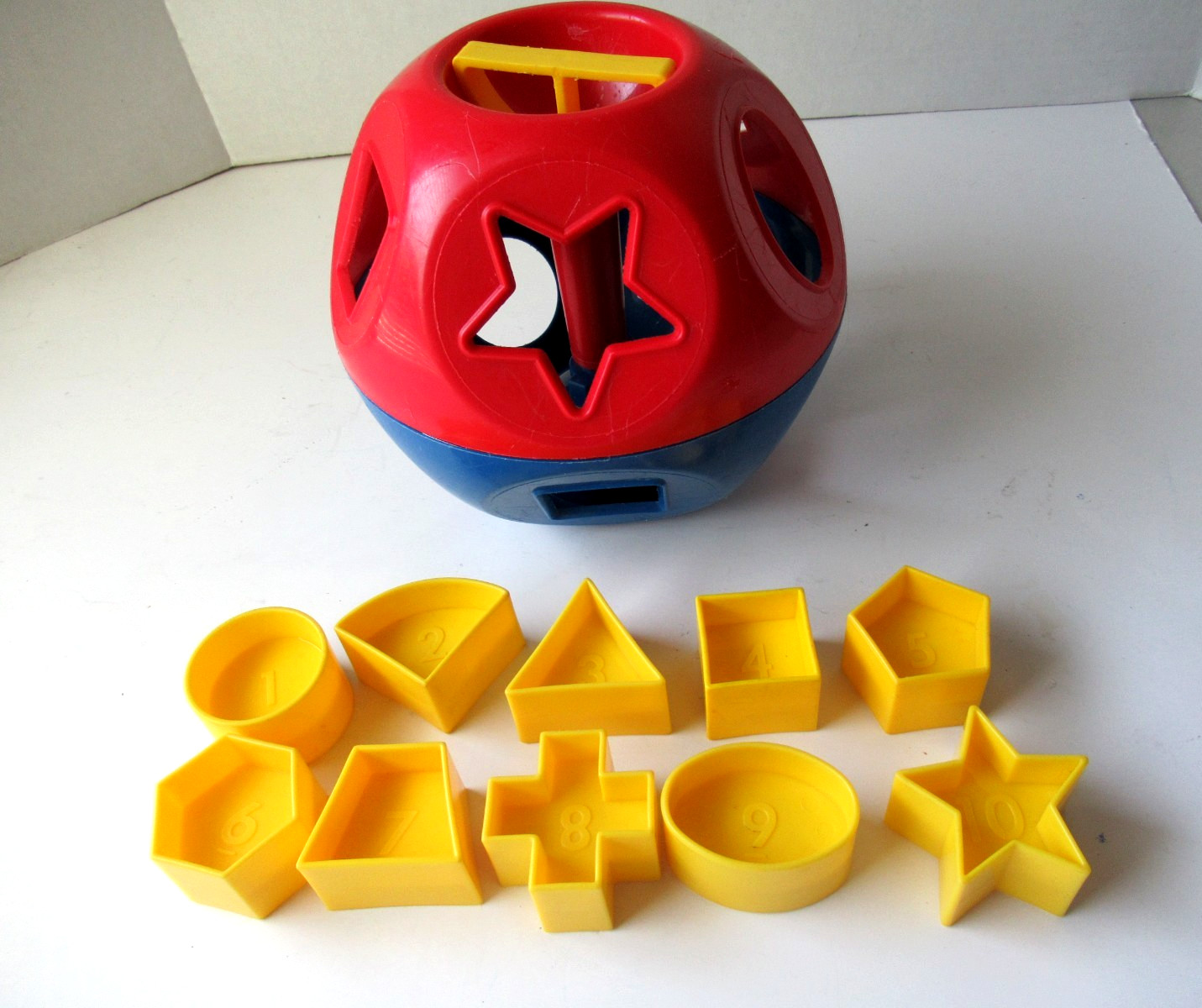 Tupperware Shape O Toy Kids Baby Toddler Development Sorting Ball Complete set
