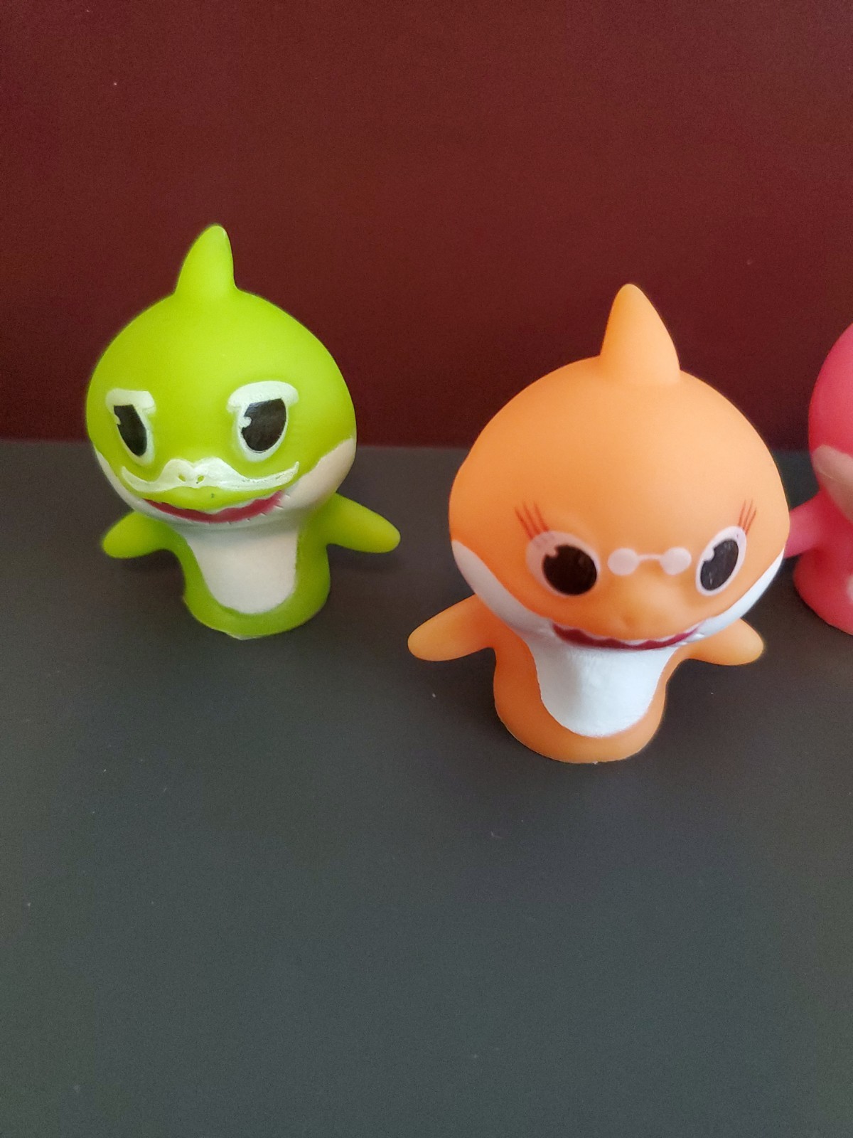 Pinkfong Baby Shark Finger Puppets Family Bath Water Toy Lot of 4