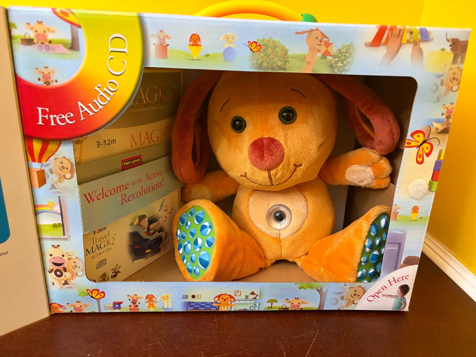 New 2005 Tiny Love MagIQ DVD Dog Plush 3-12 Month Developmental Interactive Toy
