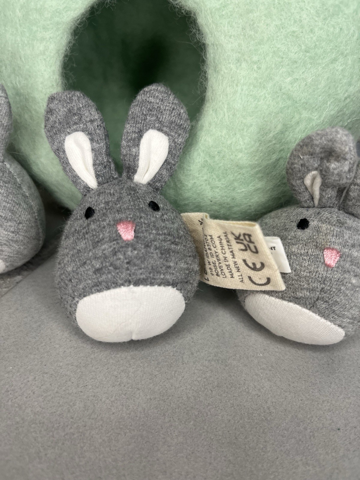 Lovevery Bunnies In A Felt Burrow Babbler 13-15 Months Montessori Toy 3 Rabbits