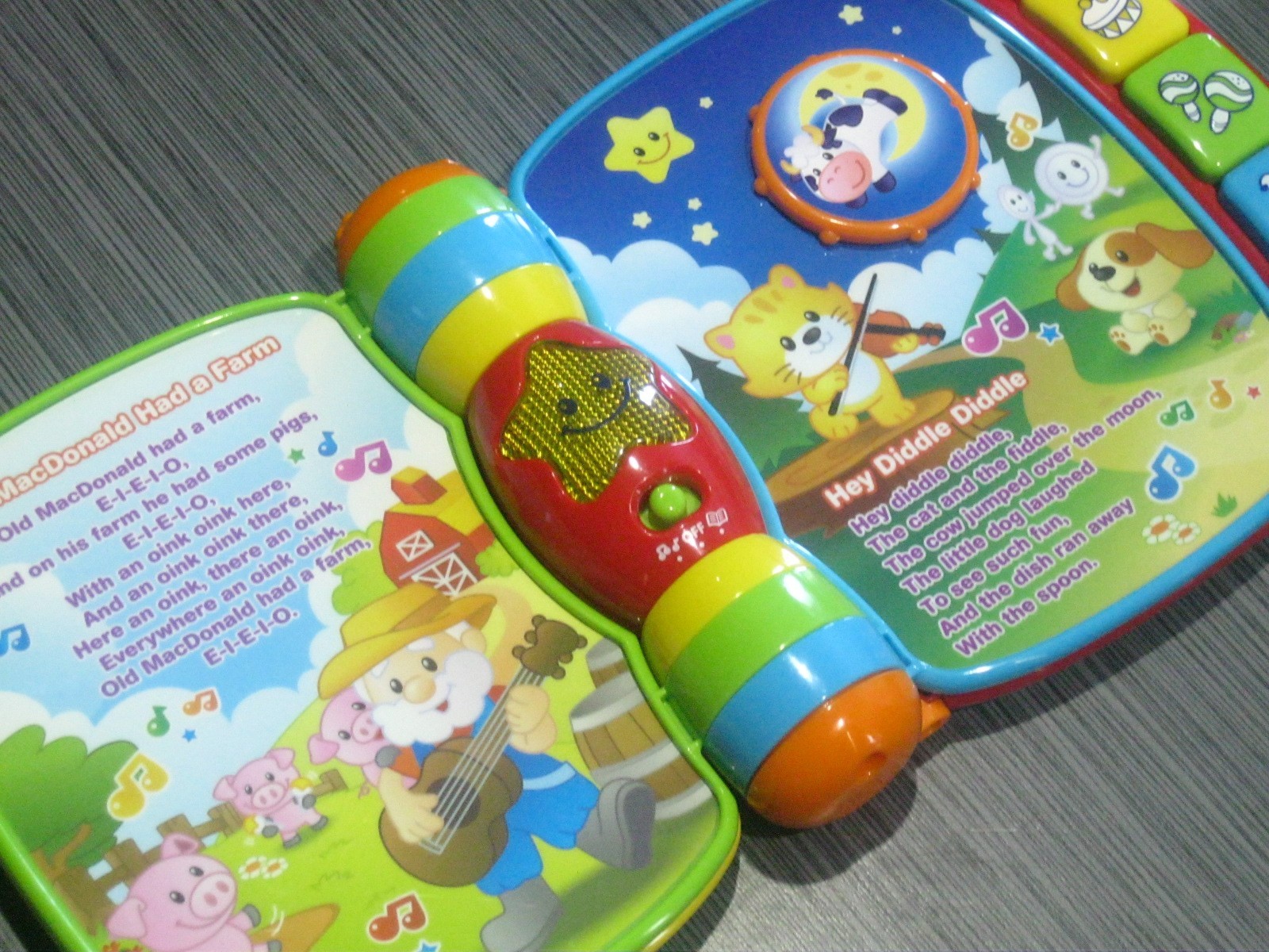 Vtech Musical Rhymes Electronic Book Lights Music Sounds Songs