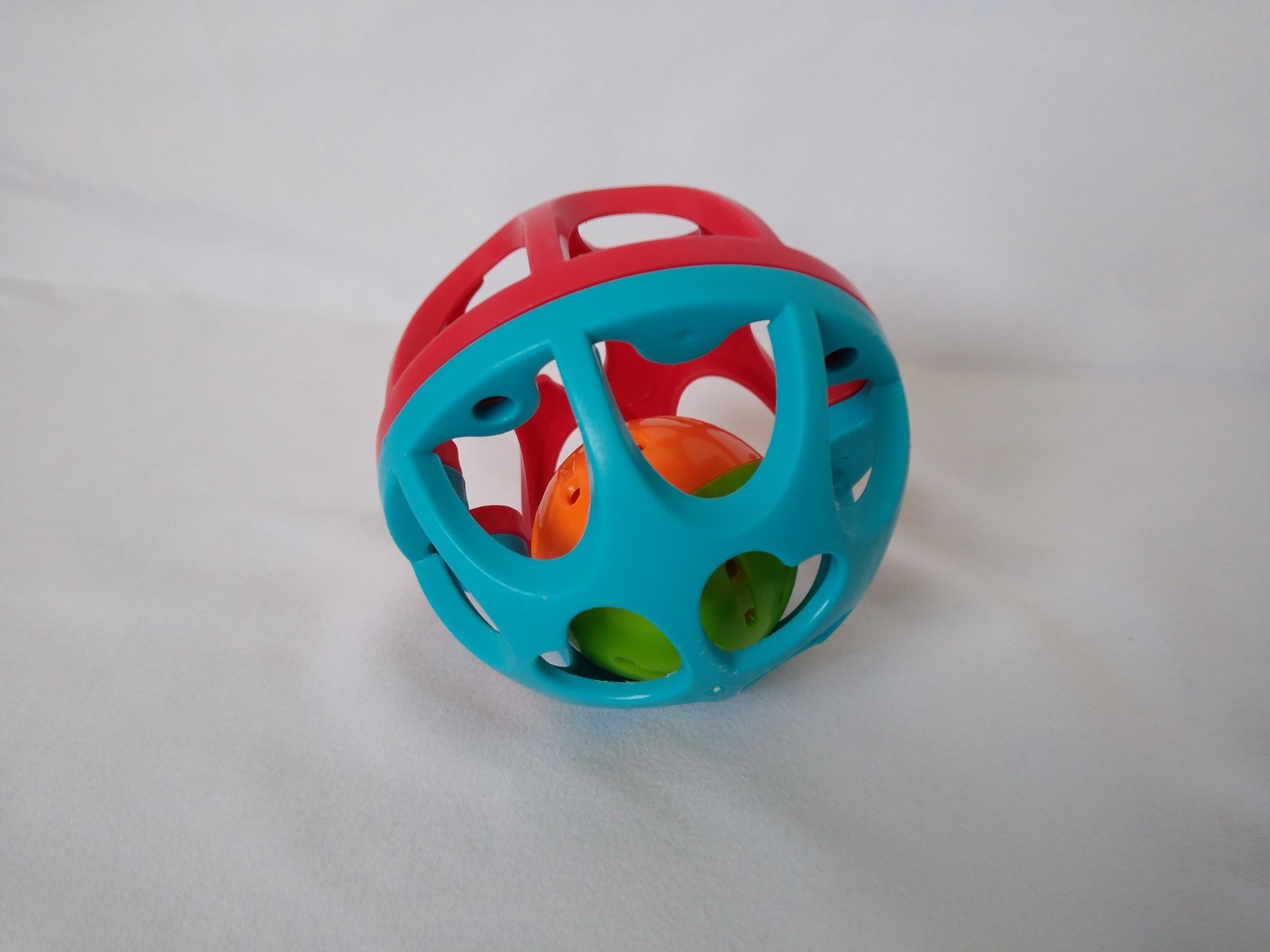 Infantino Baby Developmental Toy Ball Shaker Rattle Sensory Teether Activity Toy