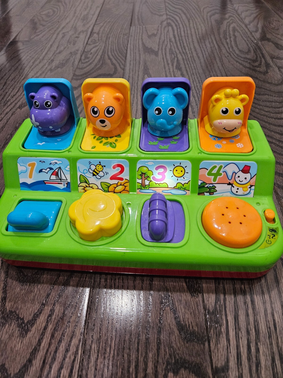 Pop-Up Animals Toy developmental for 9-18 months. Cause and effect learning