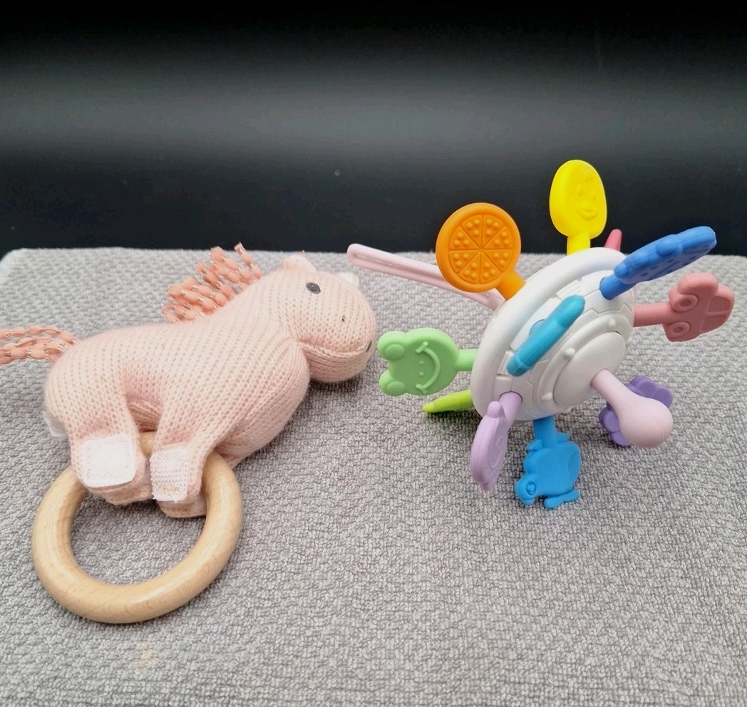 Infant-Baby-Toddler Random Lot Of 7 Baby Toys All Clean & Cute