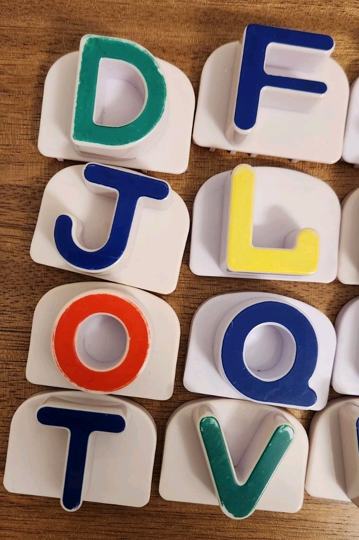 Lot Of 15 Leap Frog Fridge Phonics Replacement Magnetic Letters 2″ See Pics
