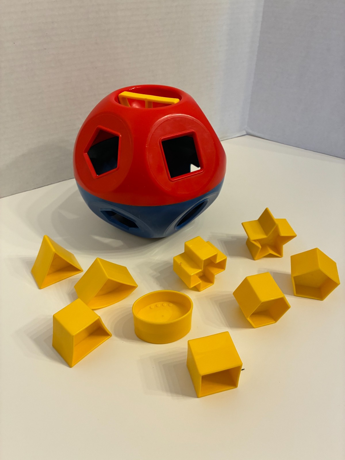 Tupperware Shape-O-Ball Shape Sorter Red Blue Yellow Shape