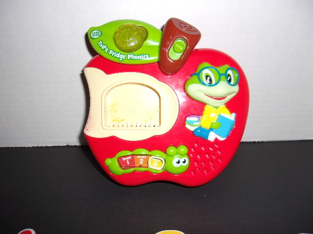 LeapFrog Tad’s Fridge Phonics Complete 26 Letters Plus Magnets Mom Dad & Me