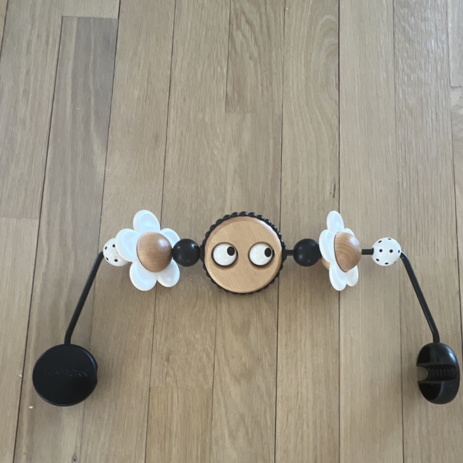 BabyBjörn Wooden Activity Toy Flowers Black White Beige Hand-Eye Coordination