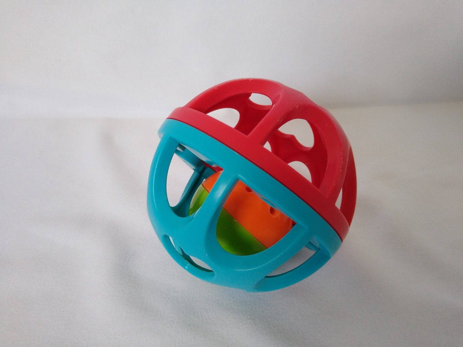 Infantino Baby Developmental Toy Ball Shaker Rattle Sensory Teether Activity Toy