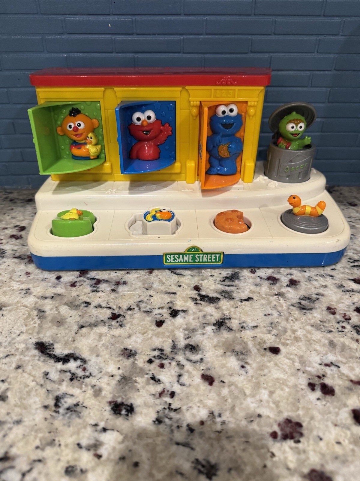 2004 Sesame Street Pop Up Toy Mattel Elmo Cookie Monster Oscar Tested No Sound