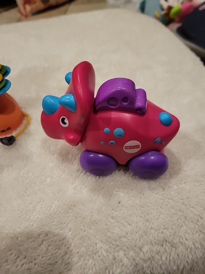 2 Fisher Price Youth Toys Giraffe and Dino Plus WaltDisney Tigger Great Shape