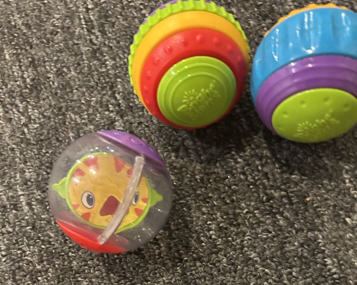 BRIGHT STARTS SHAKE & SPIN ACTIVITY BALLS~SET OF 4~SENSORY RATTLES BABY TOY