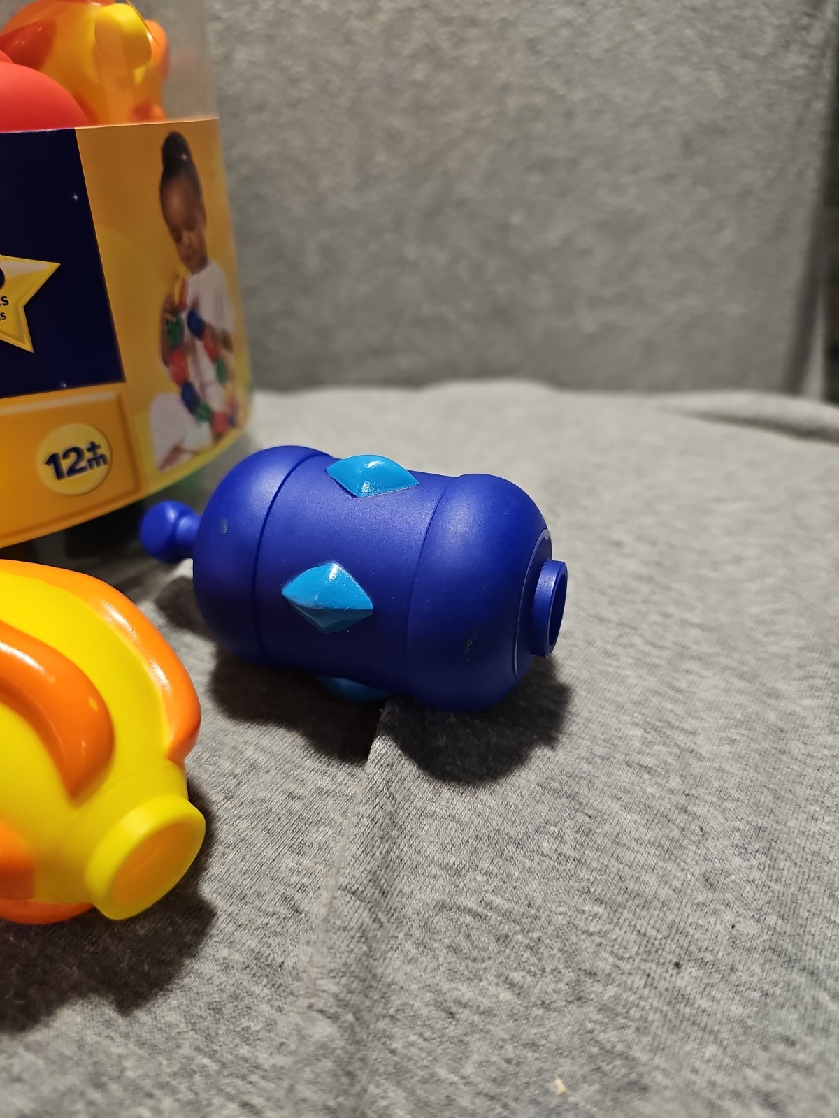 Vintage imaginarium ( TOYS R US) snap Beads. 16 Pieces In A Container Jar.