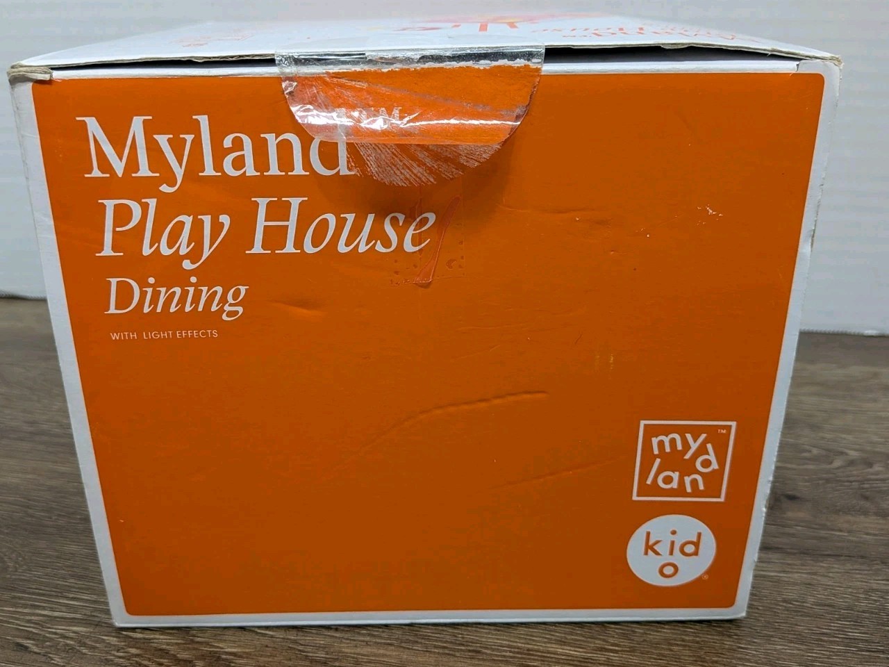 Kid O Myland Play House Collection Dining with Light Effects in Box – No Figure
