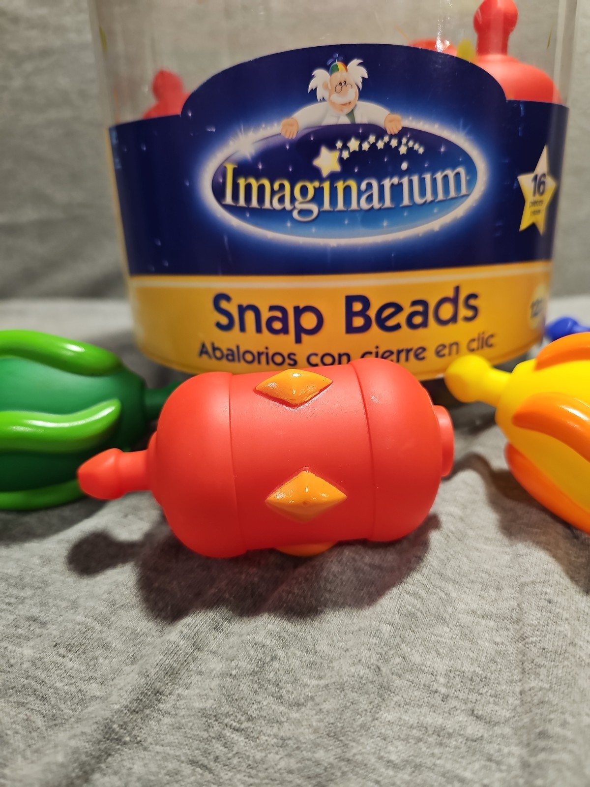 Vintage imaginarium ( TOYS R US) snap Beads. 16 Pieces In A Container Jar.