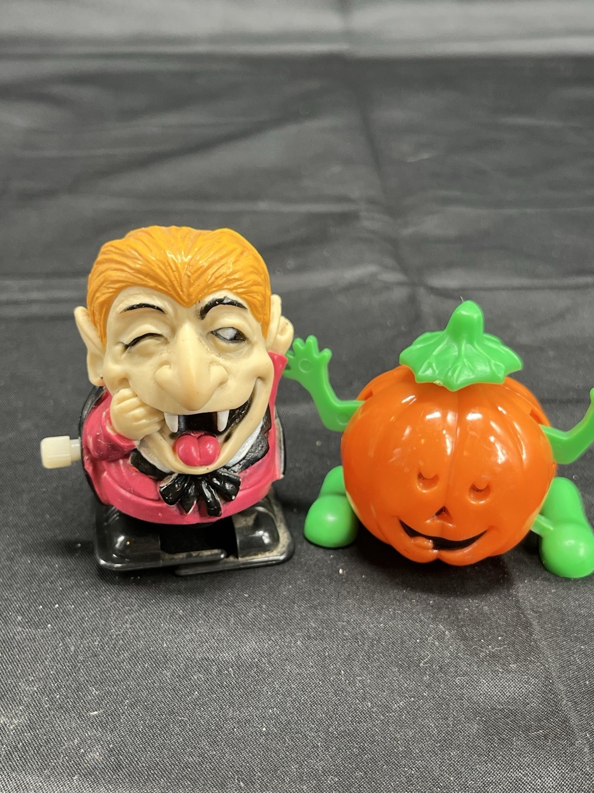 Kits-hey Vtg Multi 2.5″ Moving Wind up Monster with Red Shirt Figurine Pumpkin