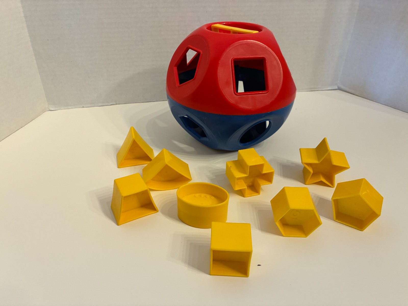 Tupperware Shape-O-Ball Shape Sorter Red Blue Yellow Shape
