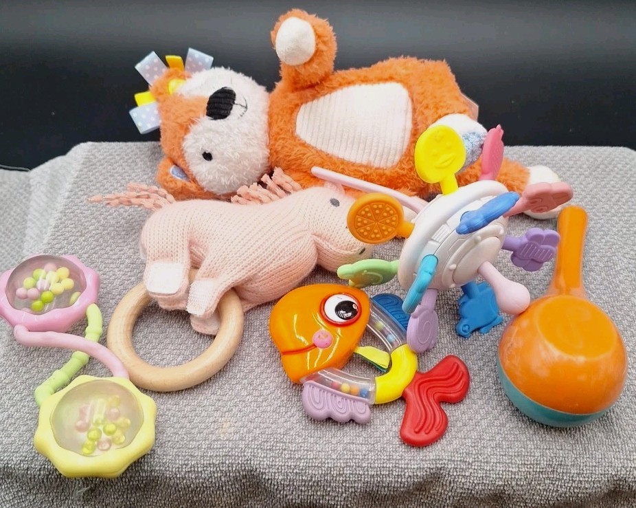 Infant-Baby-Toddler Random Lot Of 7 Baby Toys All Clean & Cute