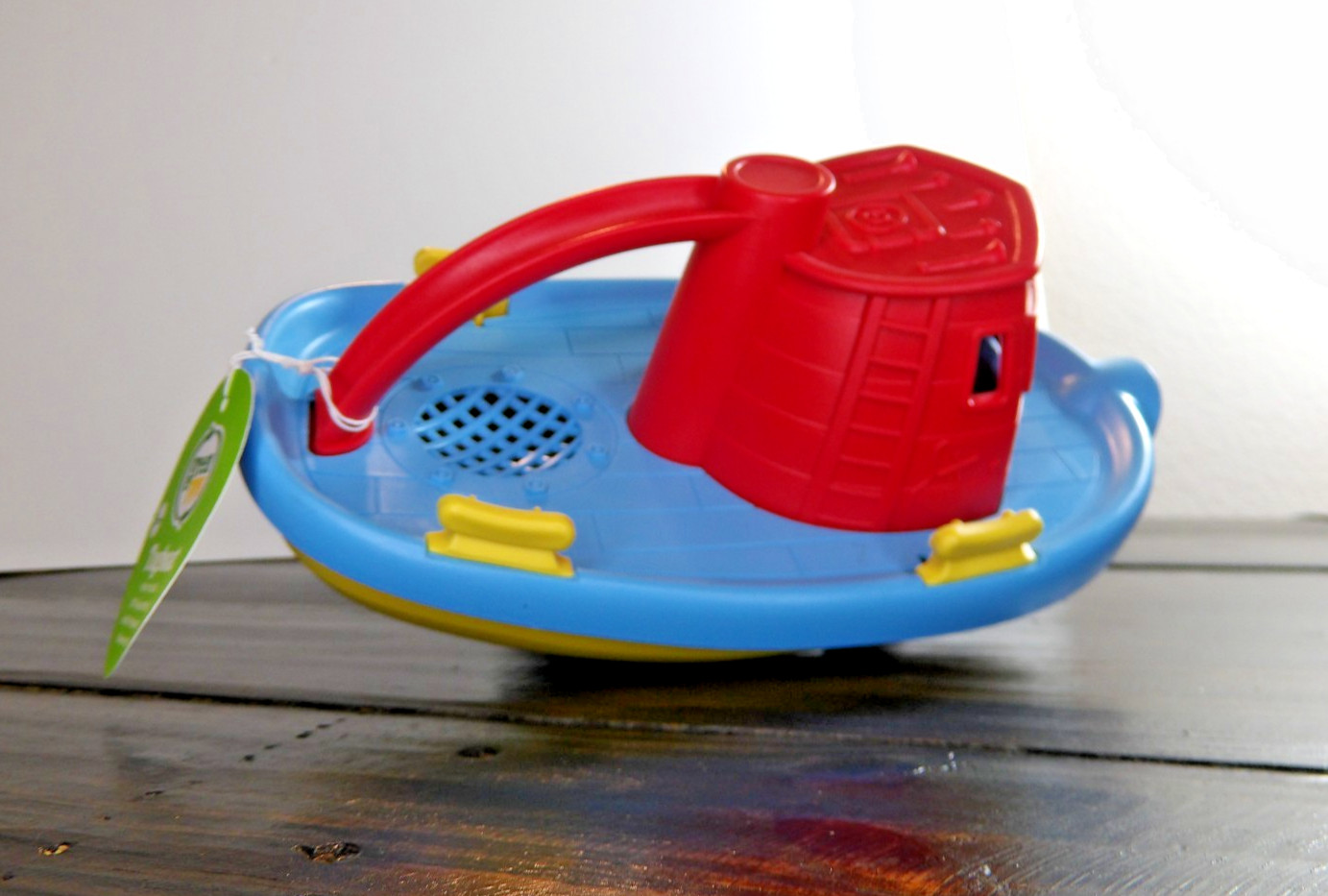 Green Toys Tugboat Bath Toy, Red Top, for Unisex Ages 6 Months and Up