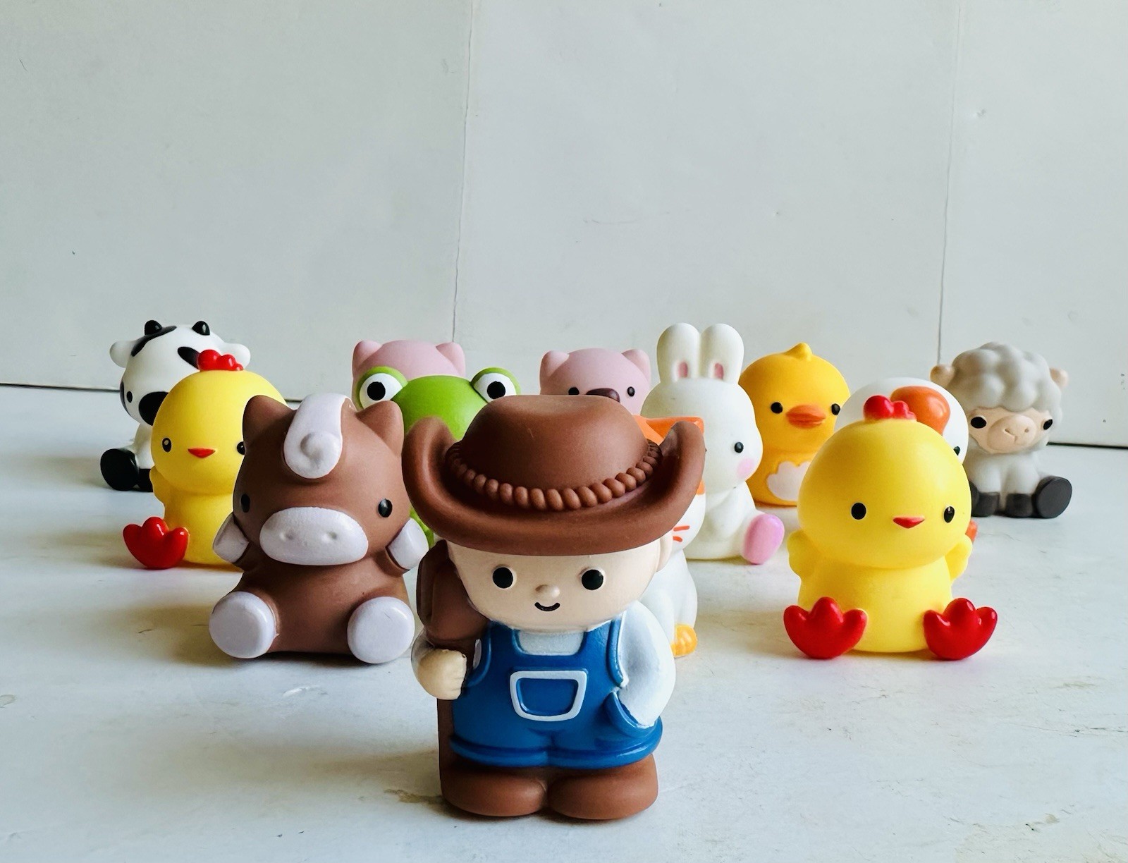 Lot Of 14 Farm Animals & Farmer Pretend Finger Puppets Toys Toddler Learning Toy