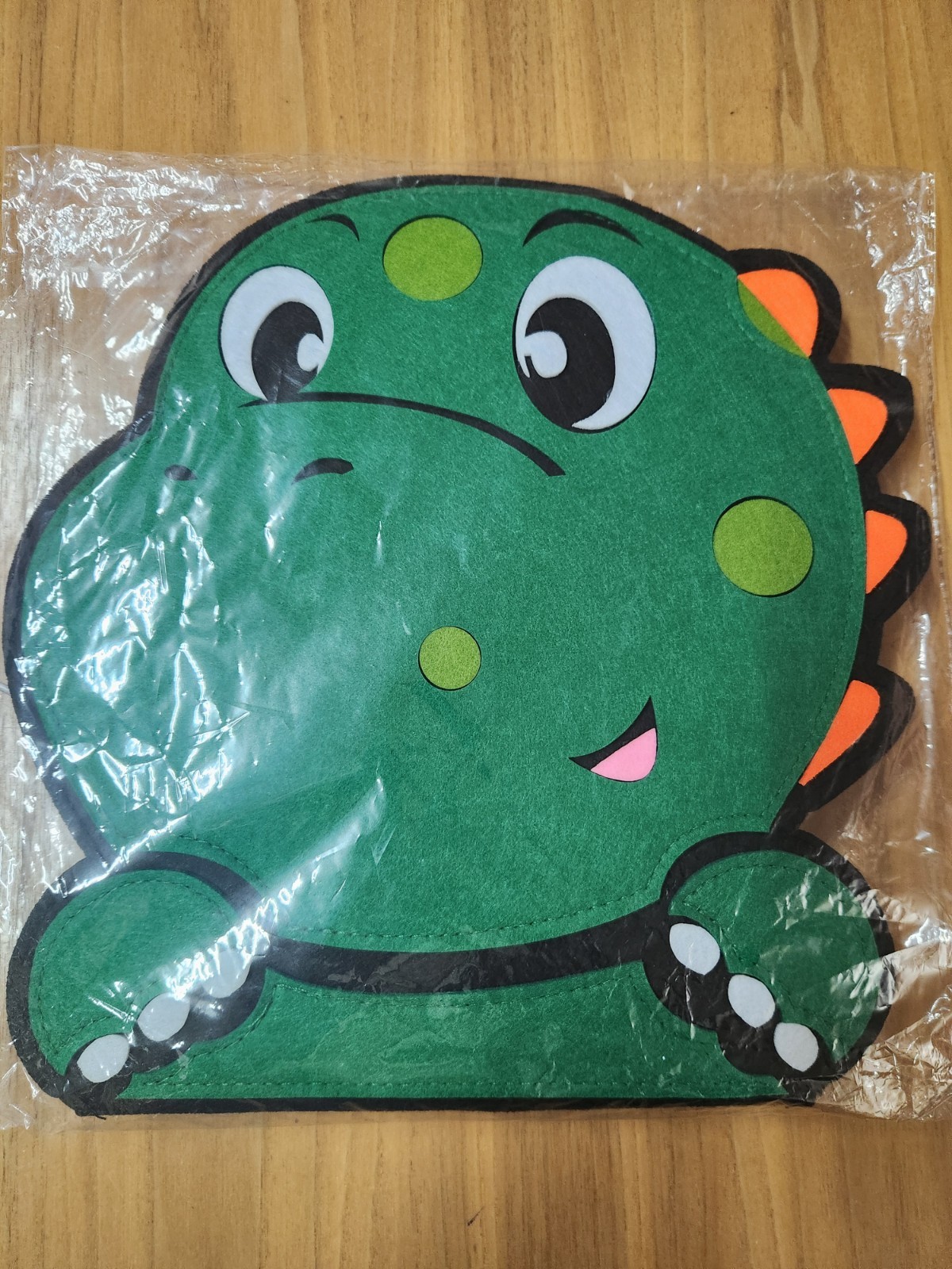 Montessori Felt Cartoon Dressing Learning Board for Toddlers – Dinosaur Model