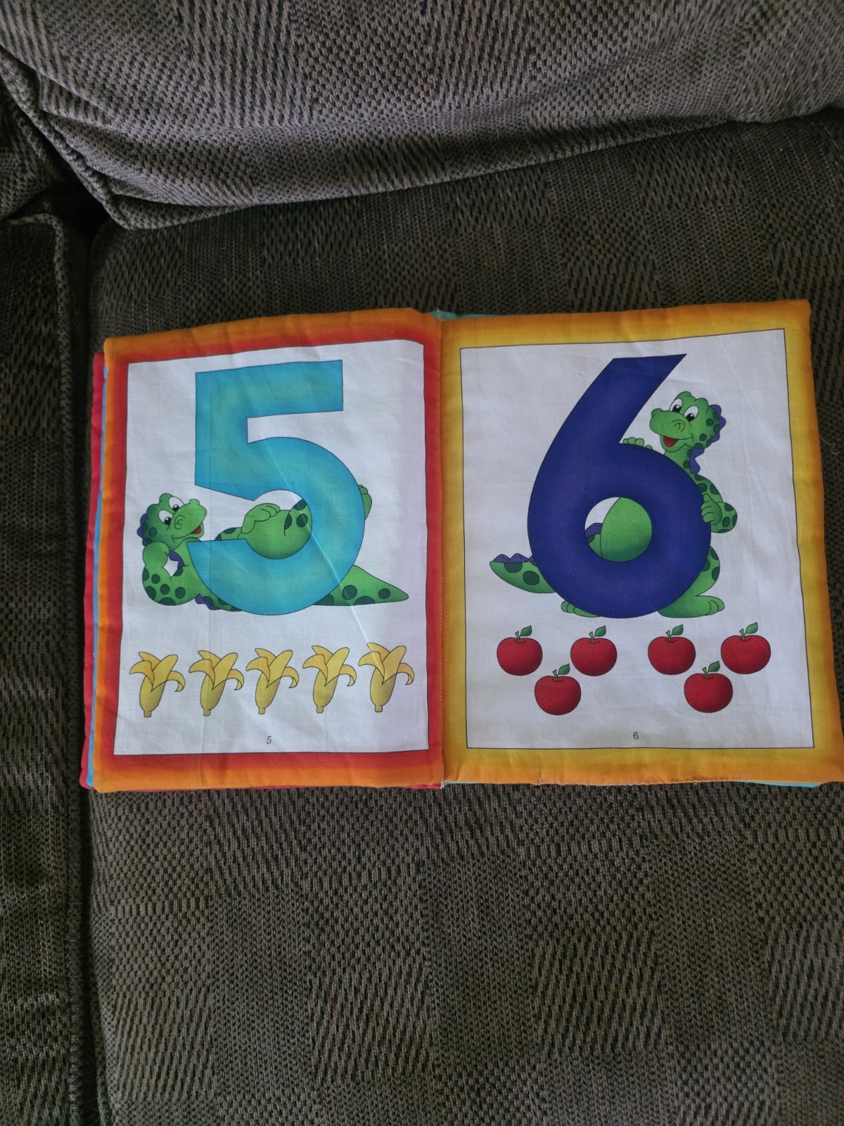 Dexter the Dinosaur Numbers Cloth Book Counting Hand-Eye Coordination Toy