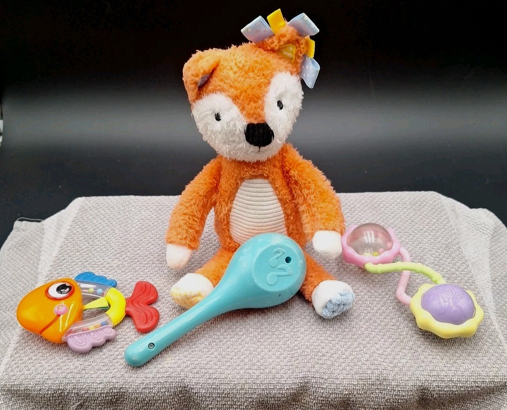 Infant-Baby-Toddler Random Lot Of 7 Baby Toys All Clean & Cute