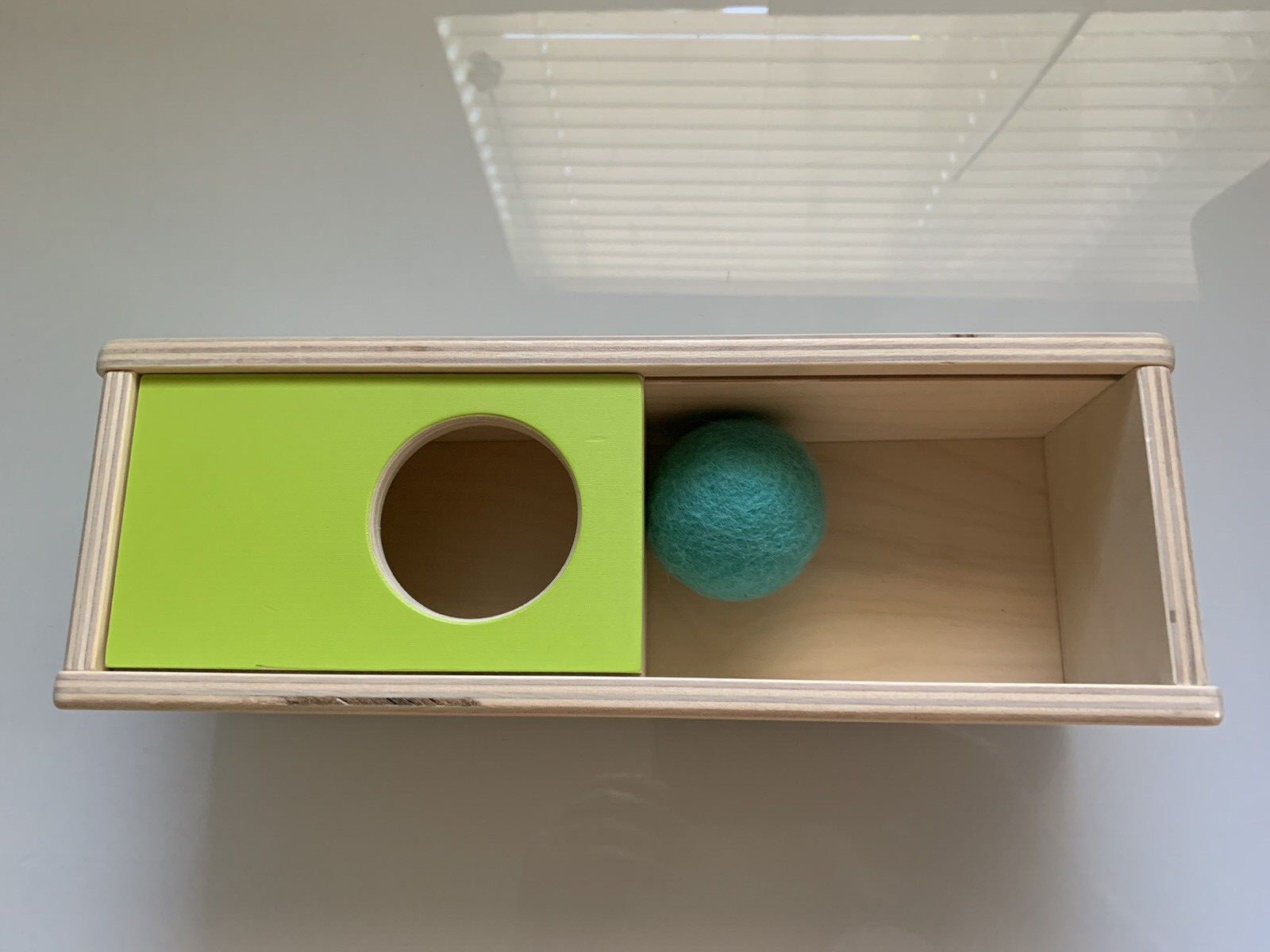 Lovevery Sliding Box Top from The Thinker Play Kit 11-12 months & SOFT BALL