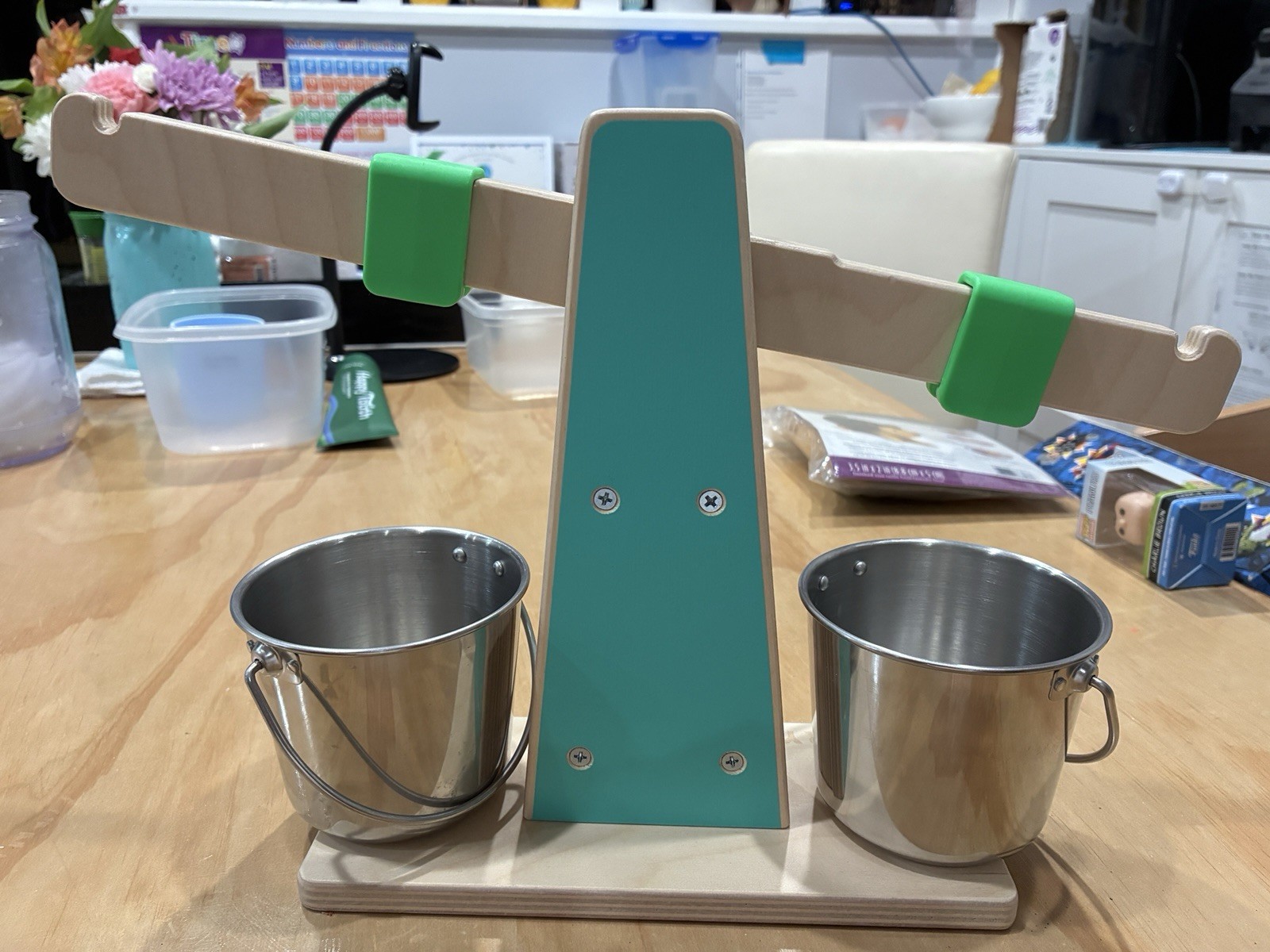 Lovevery ‘Every Which Way’ Weigh Scale with 2 Buckets