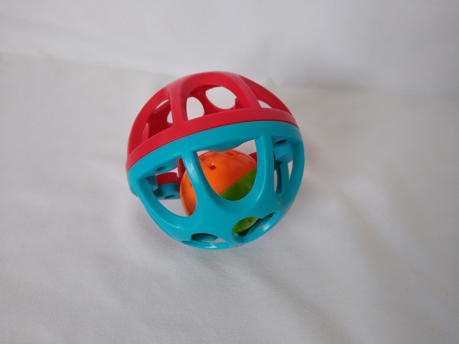 Infantino Baby Developmental Toy Ball Shaker Rattle Sensory Teether Activity Toy