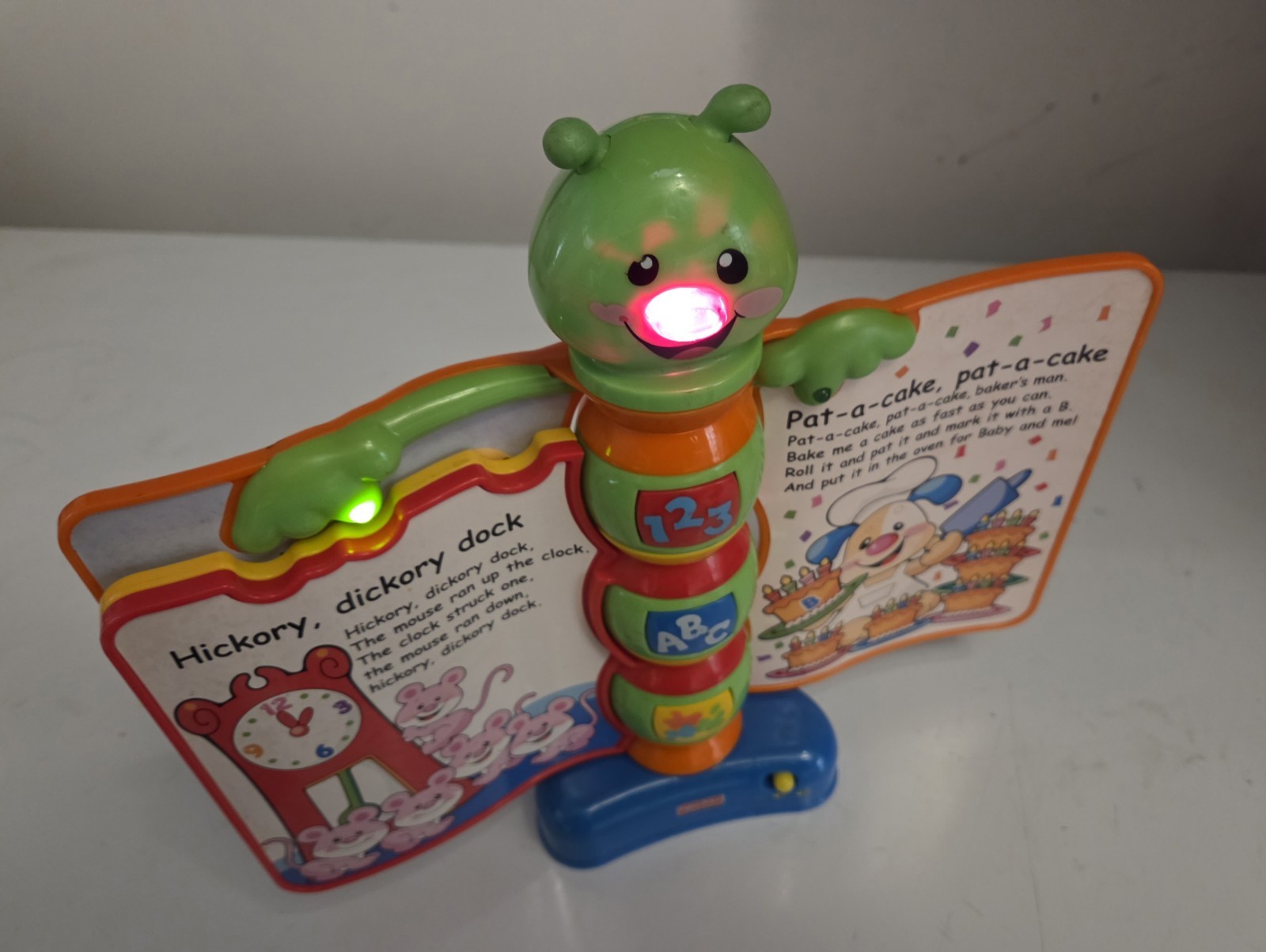 Vntg Fisher Price Laugh & Learn Storybook Rhymes Interactive Electronic Book