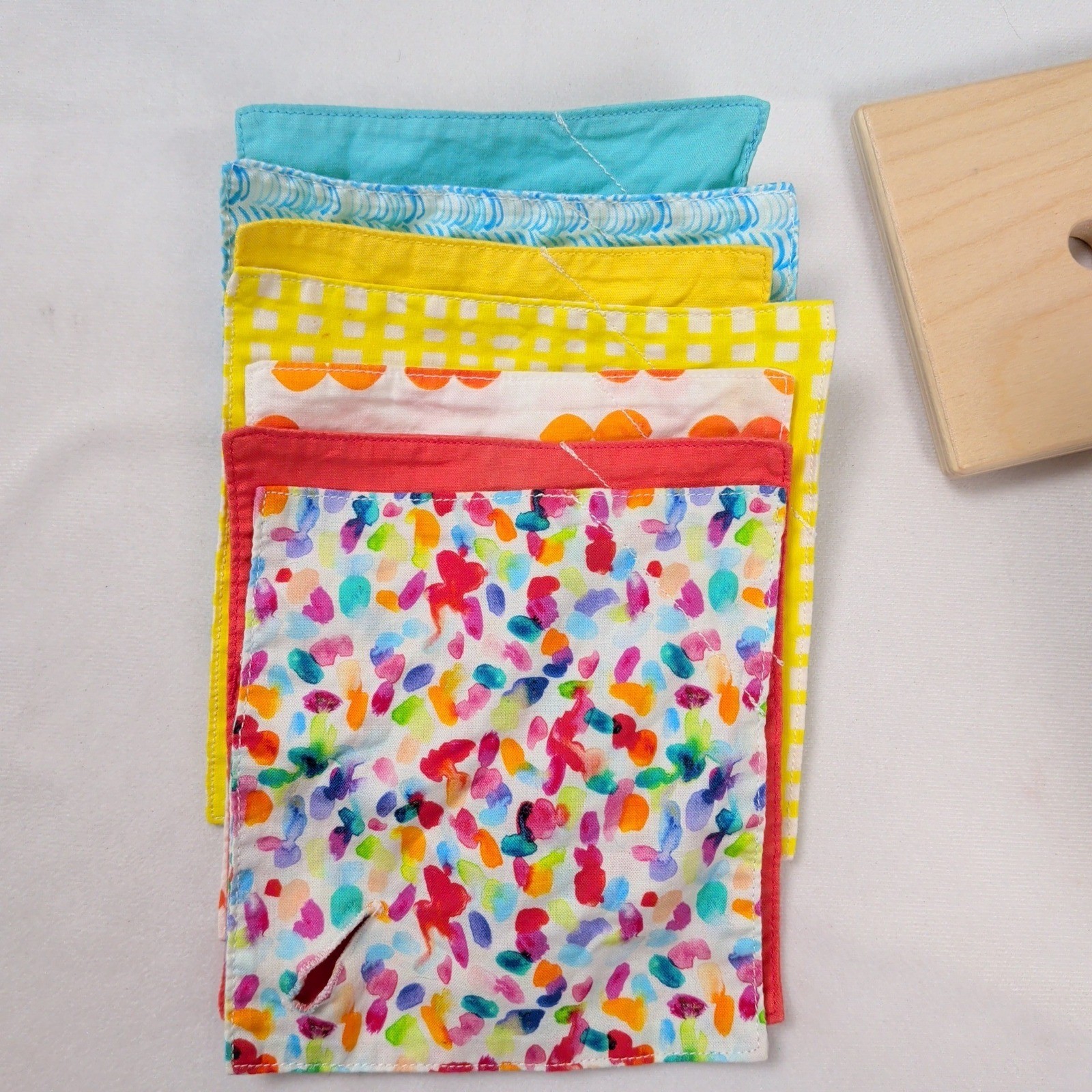 Lovevery Magic Tissue Box Wooden Sensory Toy with Fabric Squares Senser Kit
