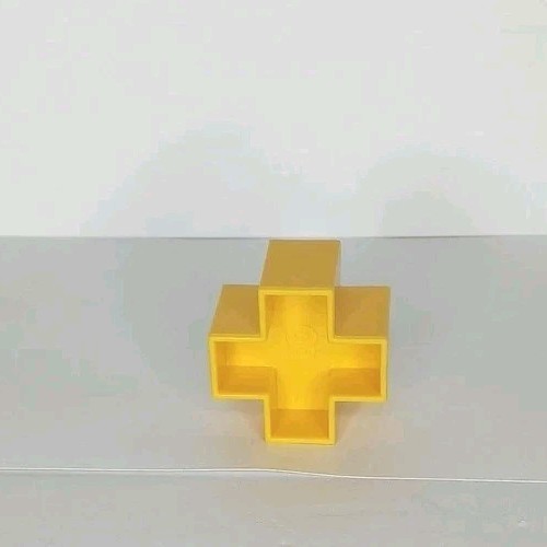 TUPPERWARE SHAPE-O-BALL REPLACEMENT SHAPE – CROSS