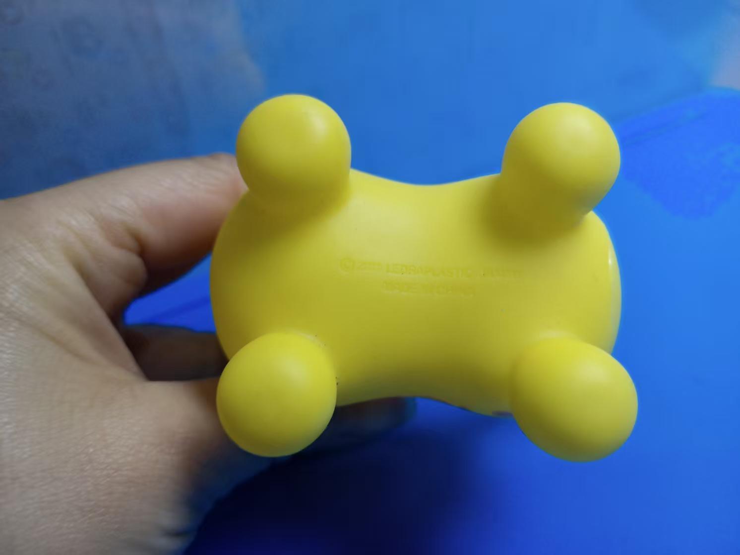 Mini Figure Rody Yellow Rubber Toy Figure Ornament Action Figure Horse