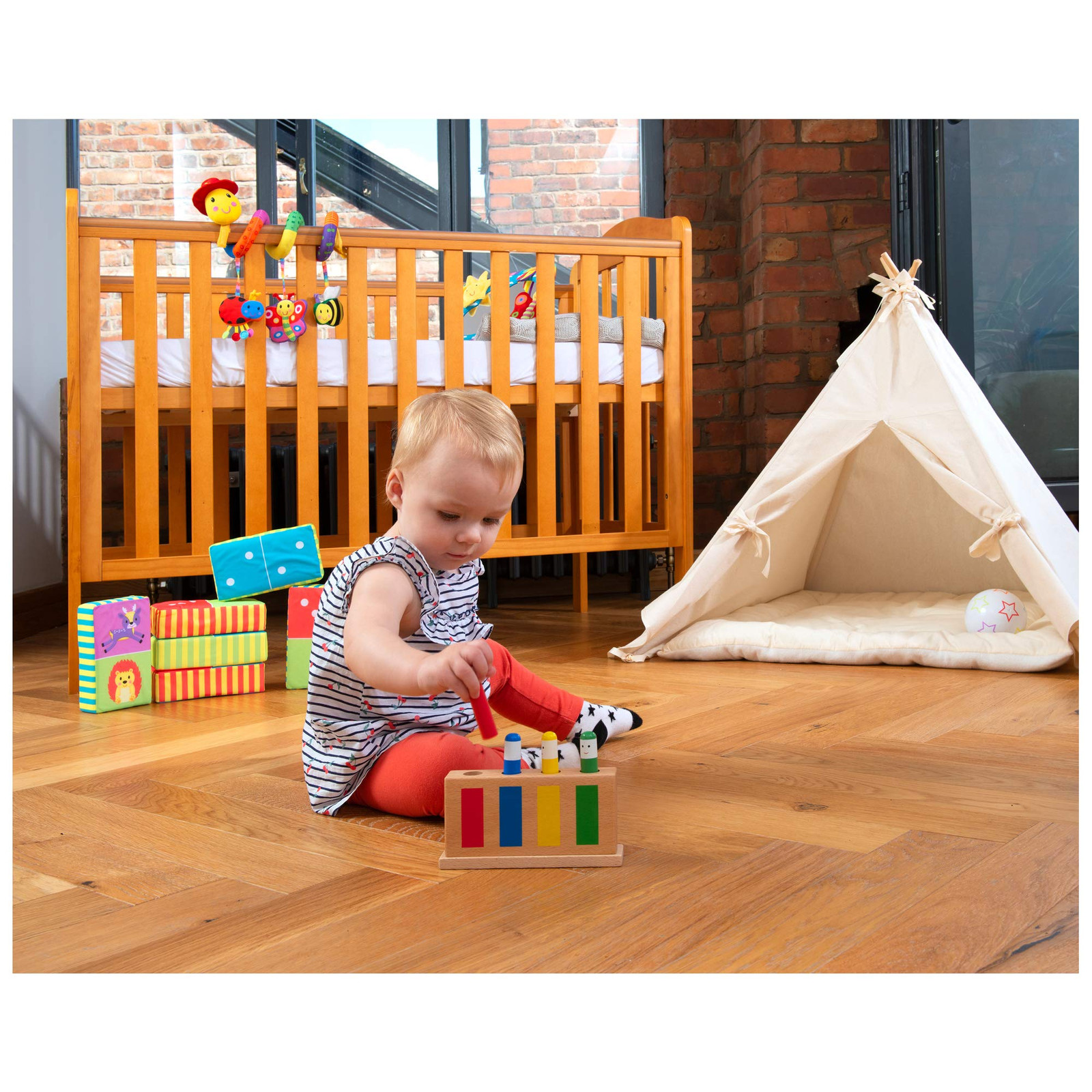 Colorful Wooden Pop Up Toy with Figures for Hand Eye Coordination 12 Months+